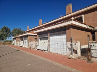 Edificio in Ua-17 3
