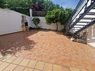 Casa adossada  Calle lentisco. Cnc ofrece en exclusiva, esta preciosa casa!