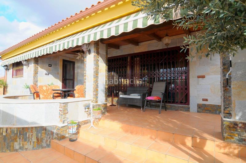 Foto 823f0771-9e57-4633-acb3-89d531bb7a8e. Chalet mit parking pool in Valdepeñas