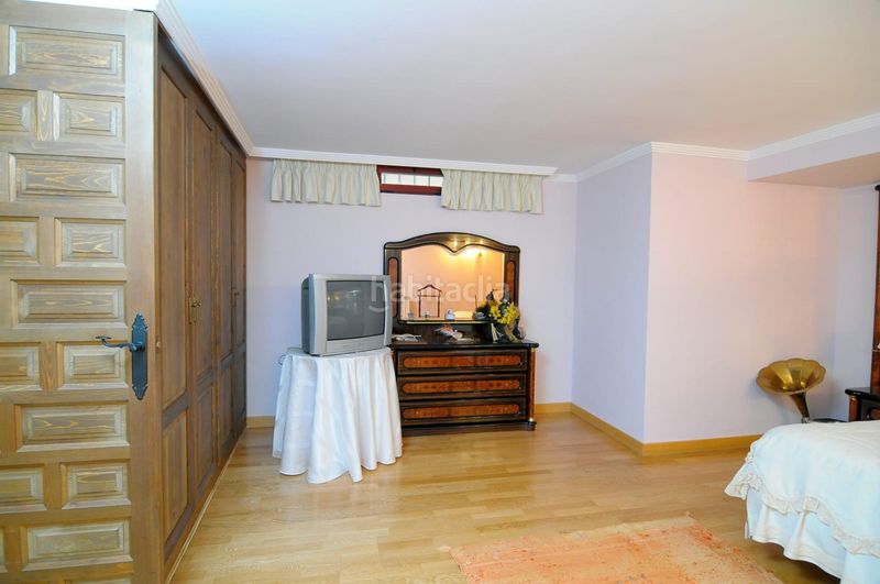 Foto c89bef25-0dff-45e2-a06b-d9d4134f1e58. Chalet mit parking pool in Valdepeñas