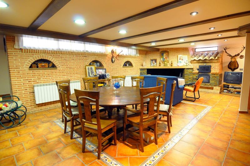 Foto f0d7f906-11ea-4379-a460-f46738d06ff2. Chalet mit parking pool in Valdepeñas