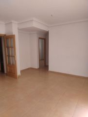 Flat en Calle los ca�os 50. Se vende piso de 3 dormitorios y dos ba�os completos en calle lo