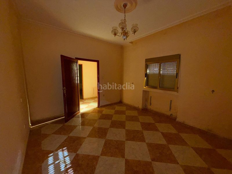 Foto 4d3a3685-7fcf-40a2-aec9-f90dff20cb17. Casa adossada amb aparcament a Argamasilla de Alba