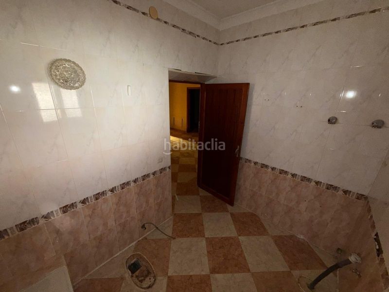 Foto 9f82c431-8edc-4419-87af-69cc095d7fa9. Casa adossada amb aparcament a Argamasilla de Alba