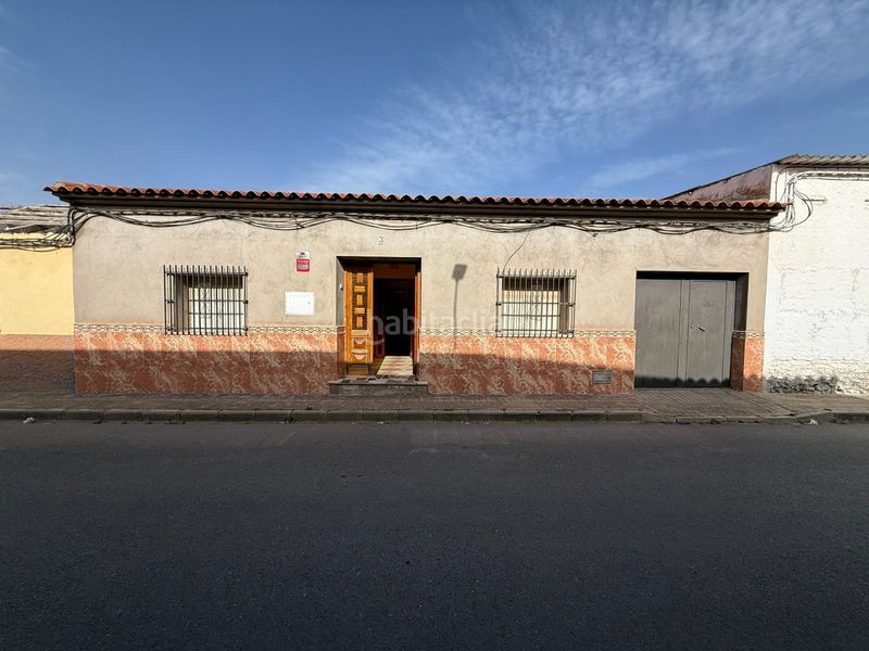 Foto b7839343-f272-481d-9b4d-0ba1c6f15798. Casa adossada amb aparcament a Argamasilla de Alba
