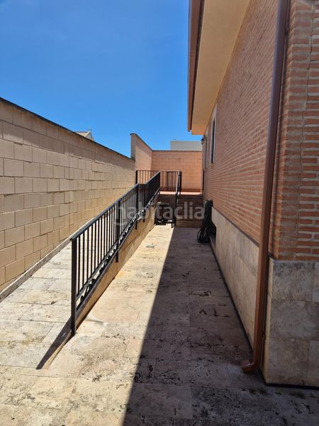 Foto 2e132fe2-f63c-48bd-b246-f8463c51d2ef. Xalet amb calefacció aparcament piscina a Ciudad Jardín Ciudad Real