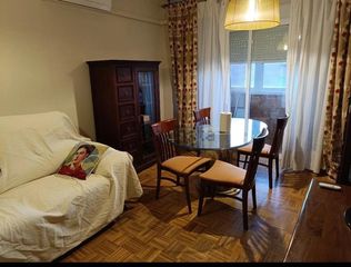 Piso  Calle zarza 4. Se vende piso centrico para entrar a vivir!