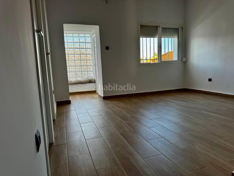Foto ac301856-f80d-492e-8bd0-18653be7a273. Casa adossada amb aparcament a El Poblado - Abulagar Puertollano