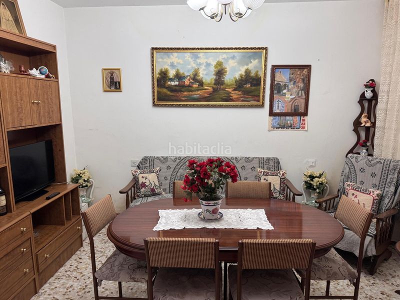 Foto 223162f7-7d05-4bd0-9d5c-df38ea97ab9f. Casa adossada a Carrizosa