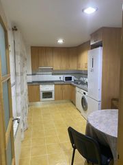Lloguer Pis  Calle pedrera baja 30. Se alquila piso 300e por habitacion 4 habitaciones y dos baños!