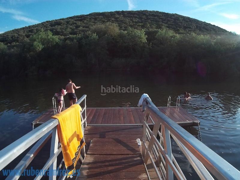 Foto 18d06e38-2cc6-4543-94df-f23ec620a5a2. Chalet en avenida yedra en Piedrabuena