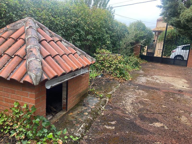 Foto c0e5b0b4-6f14-459d-a24f-0e5713baf585. Xalet a avenida yedra a Piedrabuena