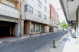 Business premise in Calle del Jacinto- Plaza Diputación 1