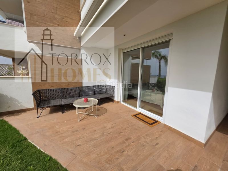 Foto 2d7added-fd0e-4e36-8cfc-52495ba78b8a. Apartament amb aparcament a El Peñoncillo Torrox