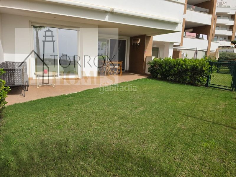 Foto 70a1c8a1-473b-48a3-85ba-20391fcc351c. Apartament amb aparcament a El Peñoncillo Torrox