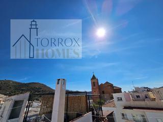 Masía  N/a. Espaciosa casa de pueblo en torrox