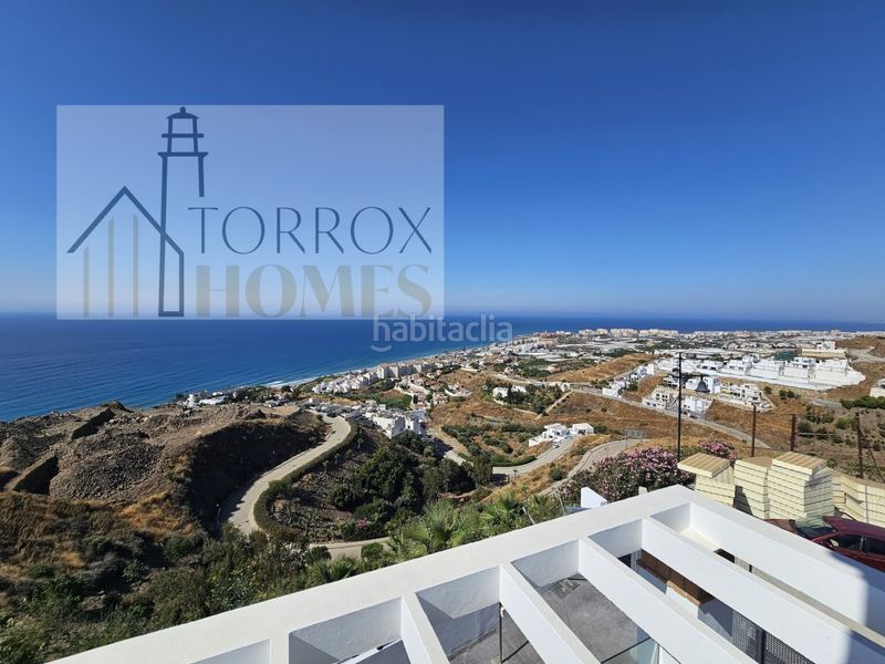 Foto dd8ec3c0-d042-4050-a71c-cbc5d11963d1. Casa adossada amb aparcament a El Peñoncillo Torrox