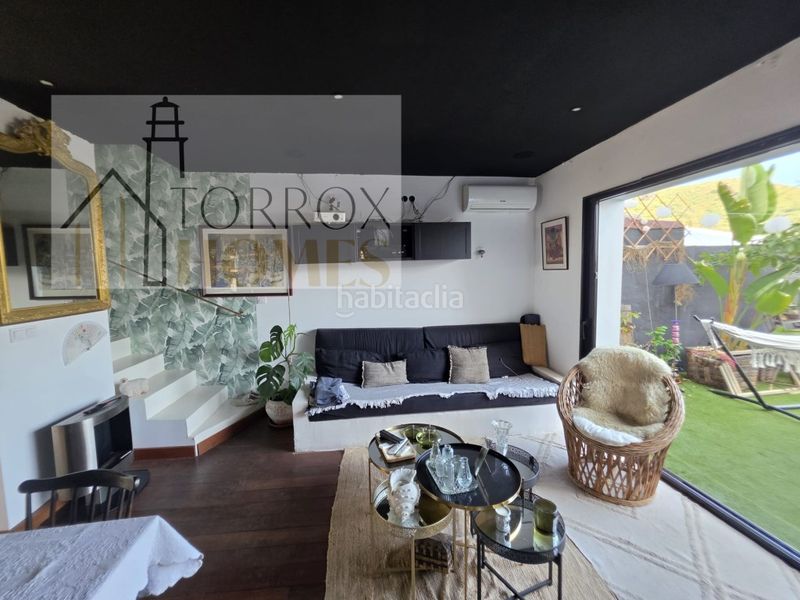 Foto 68c68ee8-a9a7-4e66-9cf8-4bd72987e0c0. Casa amb aparcament a Torrox pueblo Torrox