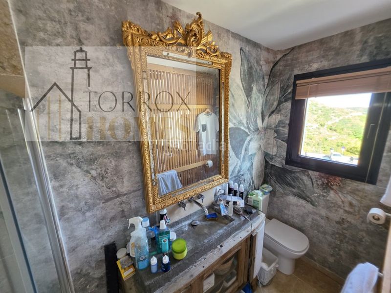 Foto a7e095aa-73e4-426b-a1bc-029ea4ad4e25. Casa amb aparcament a Torrox pueblo Torrox
