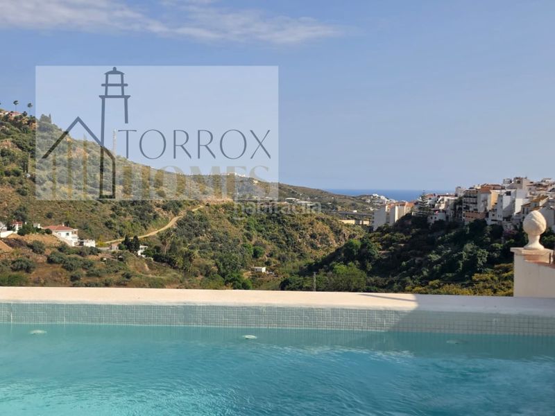 Foto f2950667-b220-4097-b16a-8faf6a0c2e3c. Casa amb aparcament a Torrox pueblo Torrox