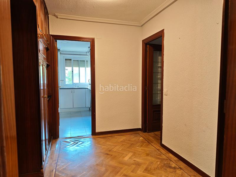 Foto b2c65882-3e4e-48ed-ad68-6ab621c57493. Etagenwohnung mit heizung parking in Aluche Madrid