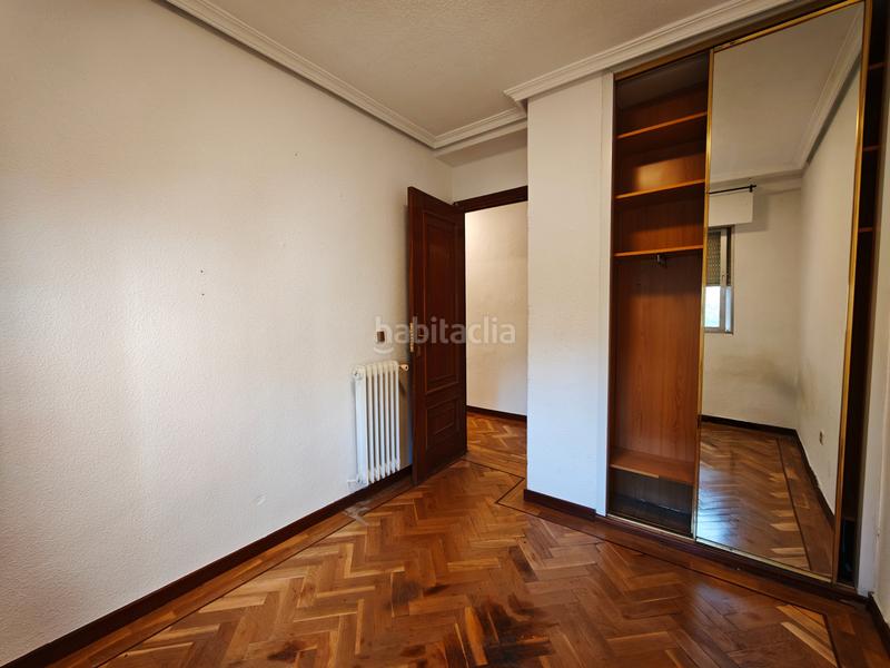 Foto ca61ba6c-d559-43d3-92a2-39bb9dfef95c. Etagenwohnung mit heizung parking in Aluche Madrid
