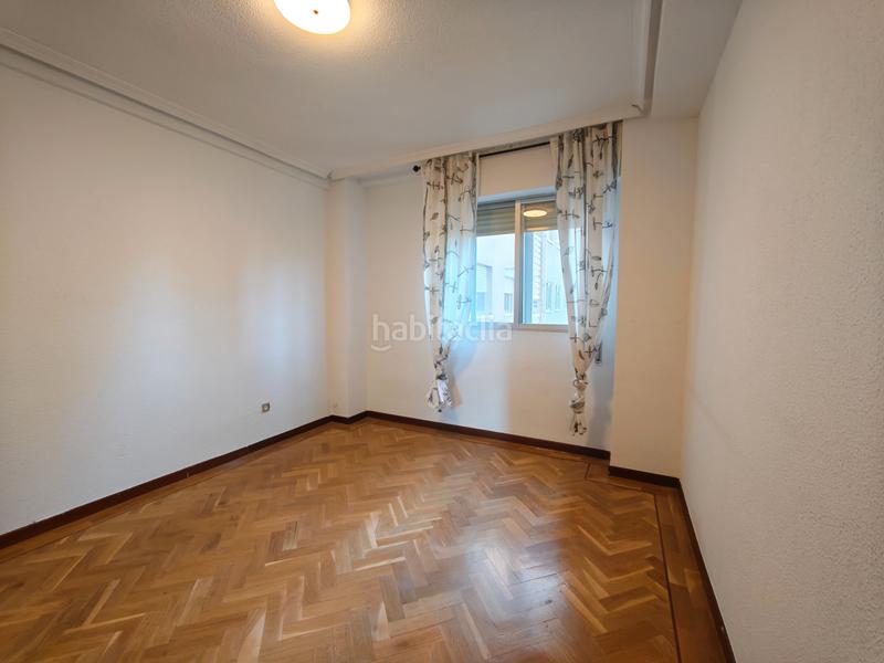 Foto dc43047f-aa79-4455-be0a-99adfbabb68e. Etagenwohnung mit heizung parking in Aluche Madrid