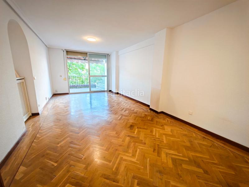 Foto ed7285e1-515f-4e1c-bf1d-4a1ca3256586. Etagenwohnung mit heizung parking in Aluche Madrid
