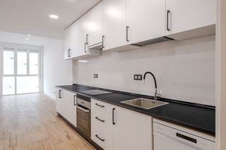 Lloguer Pis  Avenida de portugal. Casa ideal pone en alquiler esta vivienda completamente reformad