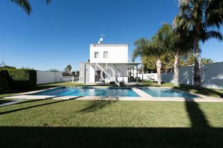 Casa  Calle mar baltic. Casa de lujo de 400 m2 con piscina y vistas en venta en pobla de