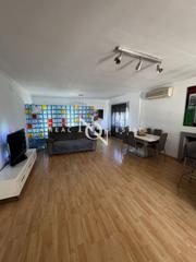 Casa a Daimús. Casa de 120 m2 con piscina y vistas en venta en montserrat