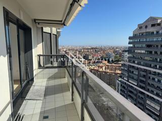 Pis  Avenida cortes valencianas. Piso de 100 m2 con vistas y terraza en venta en santa pau, valèn
