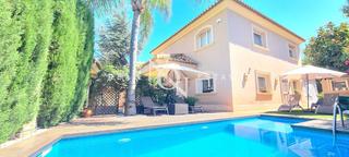 Casa a Alfinach - Monasterios. Casa de 250 m2 con piscina en venta en puçol