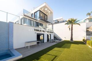 Casa  Cl toledo. Casa de lujo de 317 m2 con piscina y vistas en venta en finestra