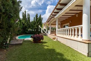 Casa  C. azahar. Casa de 455 m2 con piscina y vistas en venta en puol