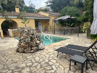 Casa  N/a. Casa de 200 m2 con piscina y vistas en venta en el bosque y cali