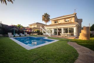Casa a La Conarda-Montesano. Casa de 477 m2 con piscina y vistas en venta en torre en conill,