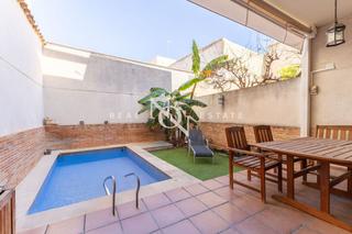 Casa a Rocafort. Casa de 186 m2 con piscina en venta en rocafort