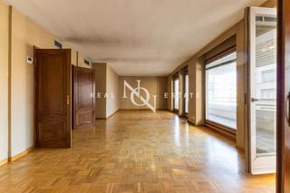 Pis  Jaime roig. Piso de 263 m2 con vistas y terraza en venta en valència