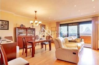 Pis  Pintor  maella. Piso de 141 m2 con piscina, vistas y terraza en venta en penyaro