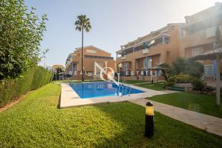 Dúplex  Esparta. Duplex de 135 m2 con piscina y terraza en venta en montañar  el