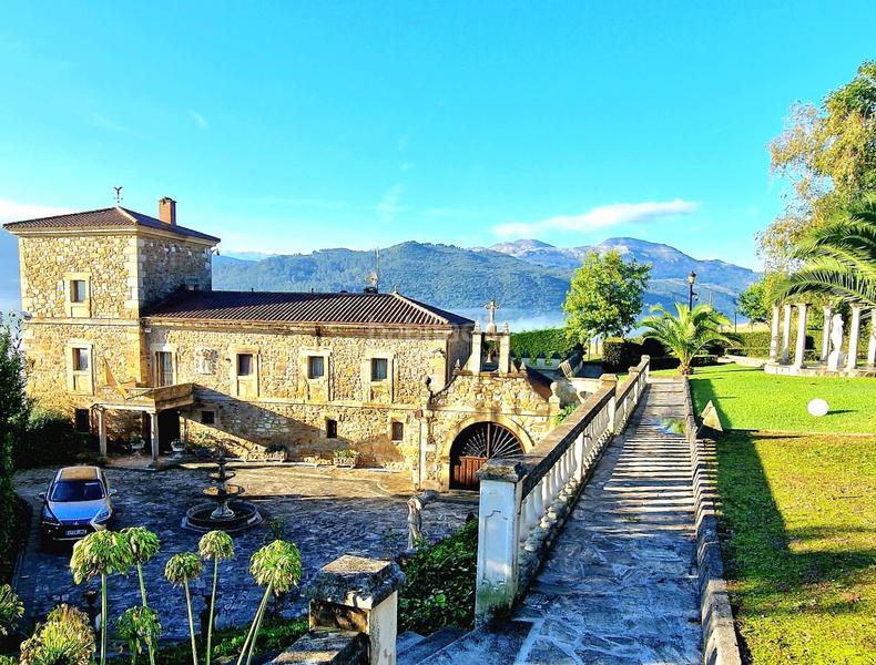 Foto 21069cba-65f3-4d3f-a2d7-349f60e99d75. Bauernhof mit heizung parking in Voto