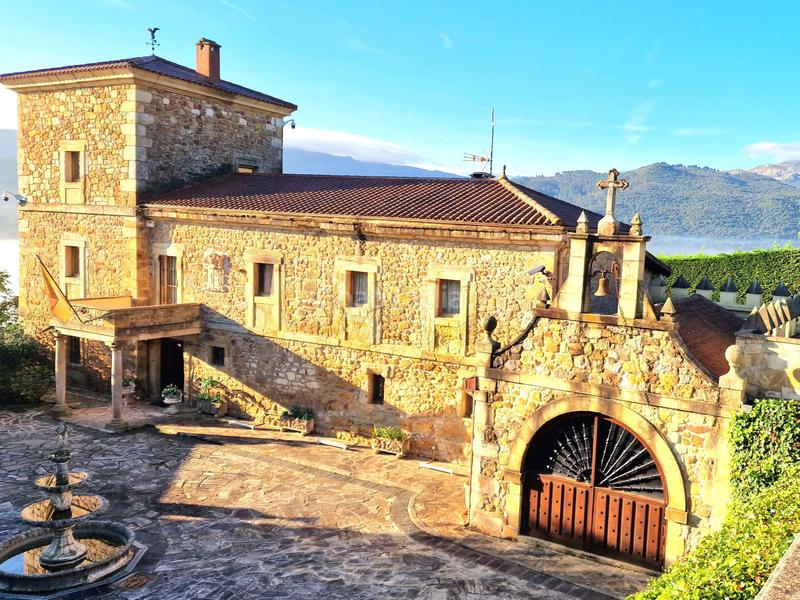 Foto 5452b016-cd79-4890-8b2a-5b6c76575738. Bauernhof mit heizung parking in Voto