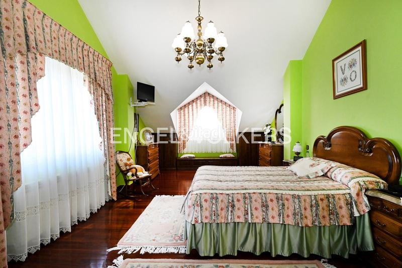 Foto 6930f582-91a5-402b-a355-5483e78bfc12. Casa excelente villa sobre el cantábrico en ría de Ajo en Bareyo