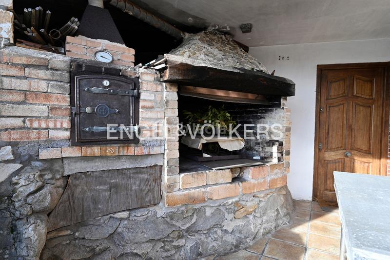 Foto a4f17972-72d4-42ec-a0d2-d5944a9d13d7. Casa excelente villa sobre el cantábrico en ría de Ajo en Bareyo