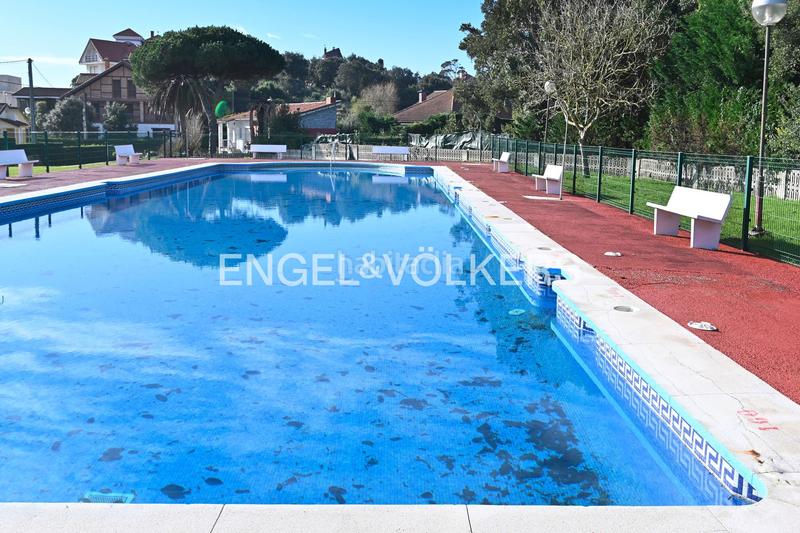 Foto a52cccf7-acff-46a9-9a9e-8337a41f1c30. Casa excelente villa sobre el cantábrico en ría de Ajo en Bareyo