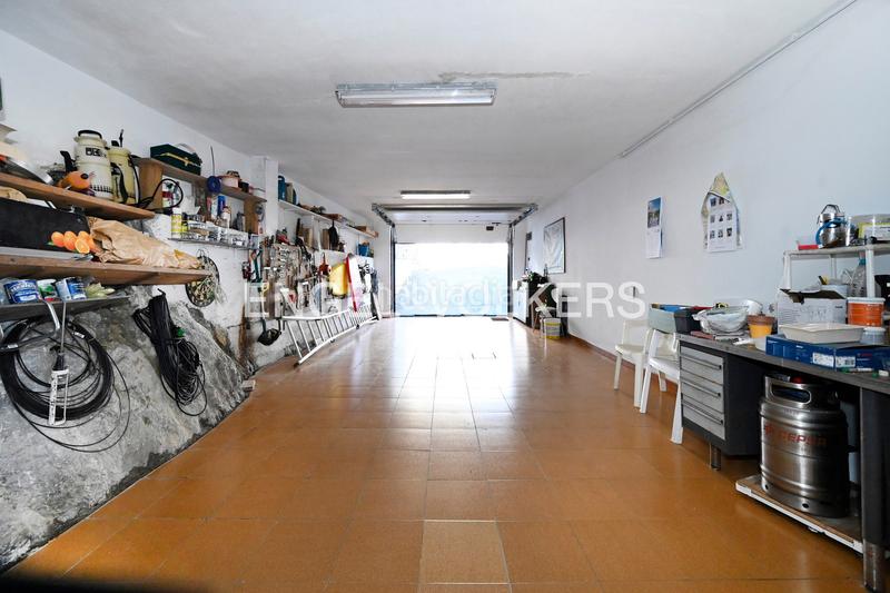 Foto e036dd70-a2b0-4ee5-a03c-d71dbe58d61f. Casa excelente villa sobre el cantábrico en ría de Ajo en Bareyo