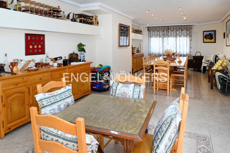 Foto e42499f1-9fc1-4a92-a3a3-07a48d8c7d2f. Casa excelente villa sobre el cantábrico en ría de Ajo en Bareyo