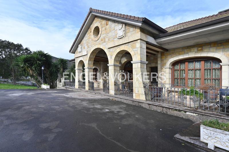 Foto 0817fcdb-2c2f-45ee-8fc0-413f99cdd78a. Haus mit heizung parking in Arnuero