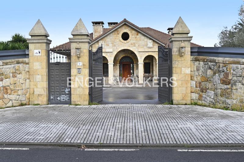 Foto 5fab1f89-a135-411f-98d2-baa69782b4ad. Haus mit heizung parking in Arnuero